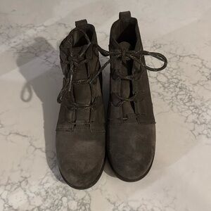 Sorel Evie lace: color Major, like new